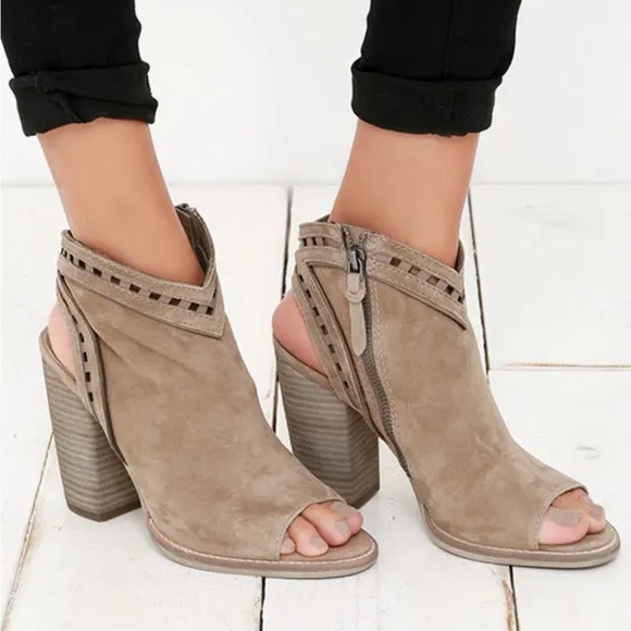 NIB Dolce Vita Suede Leather Cutout Ankle Booties - Picture 5 of 11